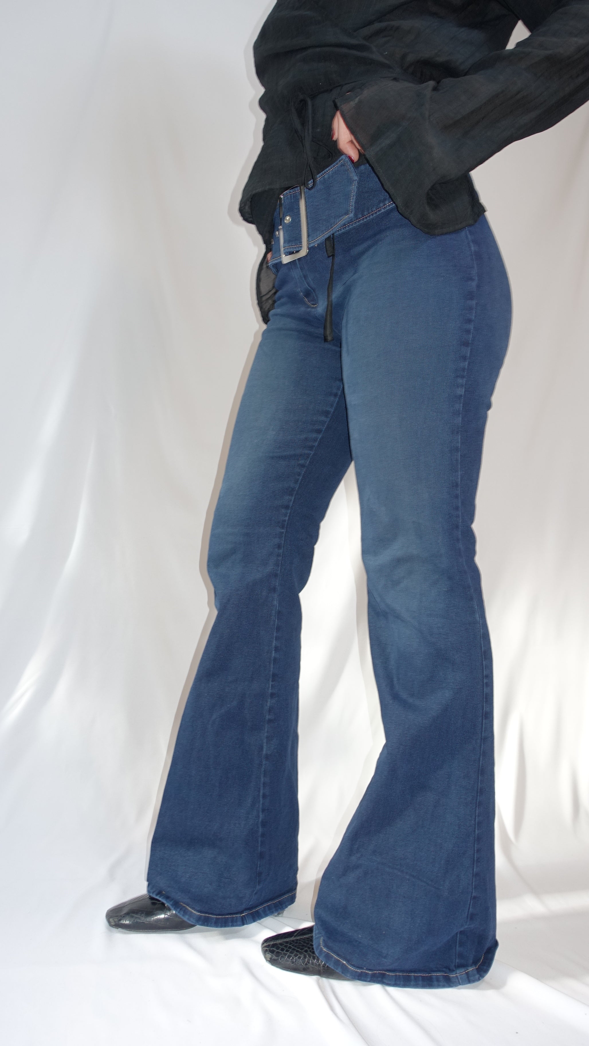 Bootcut Jeans With Buckle Belt